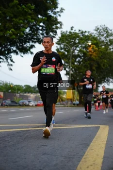 Runner Photo 4196810