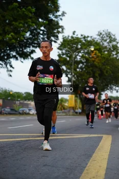 Runner Photo 4196811