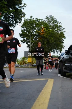 Runner Photo 4196812