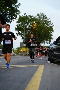 Runner Photo 4196813