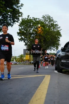 Runner Photo 4196814