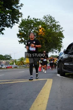Runner Photo 4196824