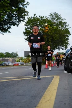 Runner Photo 4196829