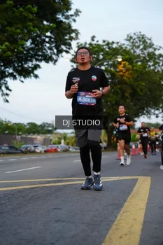 Runner Photo 4196835