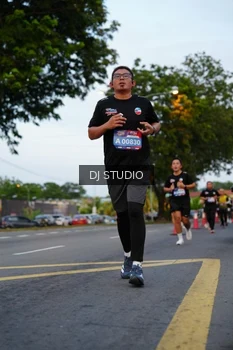 Runner Photo 4196836