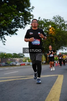 Runner Photo 4196837
