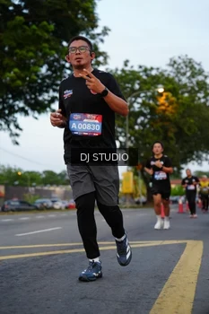 Runner Photo 4196840