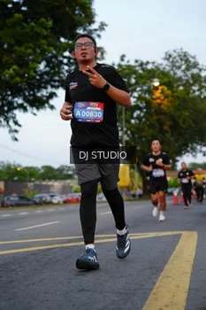 Runner Photo 4196856