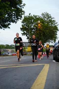 Runner Photo 4196874