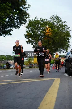 Runner Photo 4196876