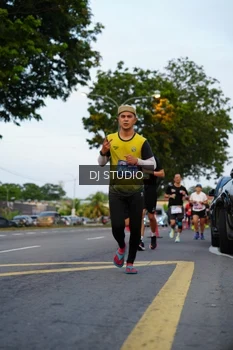 Runner Photo 4196901