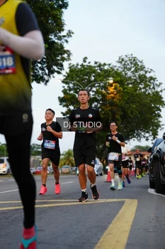Runner Photo 4196915