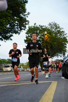 Runner Photo 4196917