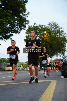 Runner Photo 4196919