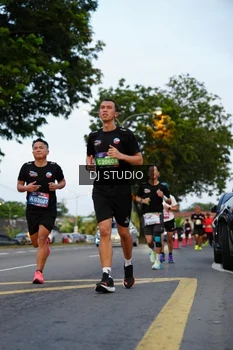 Runner Photo 4196926