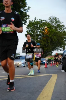 Runner Photo 4196934