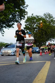 Runner Photo 4196935