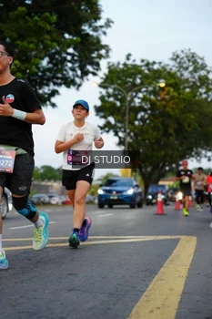 Runner Photo 4196943