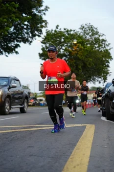Runner Photo 4196972