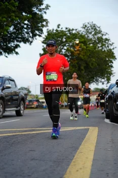Runner Photo 4196973