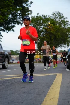 Runner Photo 4196978