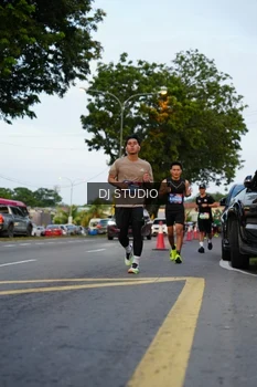 Runner Photo 4196980