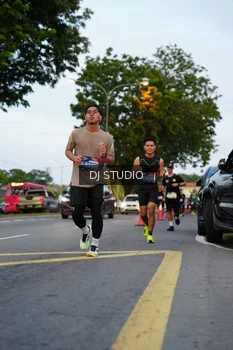 Runner Photo 4196990