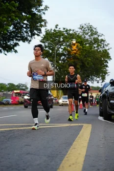 Runner Photo 4196991