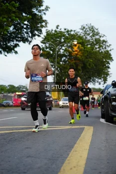 Runner Photo 4196993