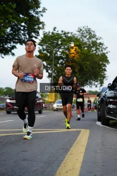 Runner Photo 4196994