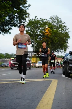 Runner Photo 4196995
