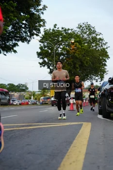 Runner Photo 4196997