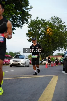 Runner Photo 4197012