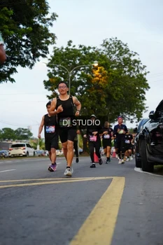 Runner Photo 4197062
