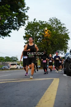 Runner Photo 4197063