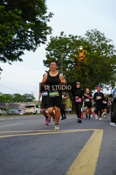 Runner Photo 4197064