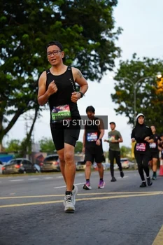 Runner Photo 4197078