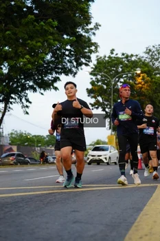 Runner Photo 4197102