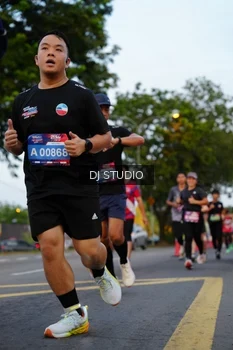 Runner Photo 4197117