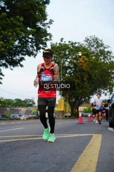 Runner Photo 4197176