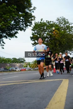 Runner Photo 4197195