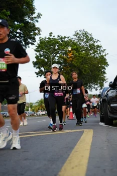 Runner Photo 4197213