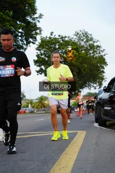 Runner Photo 4197333