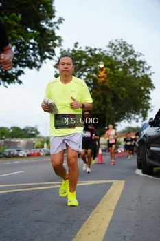 Runner Photo 4197338