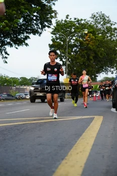 Runner Photo 4197353