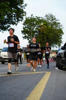 Runner Photo 4197400