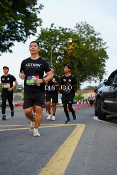 Runner Photo 4197410