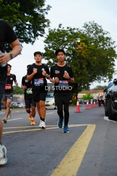 Runner Photo 4197415