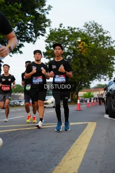 Runner Photo 4197416