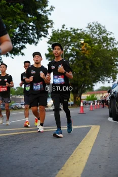 Runner Photo 4197419